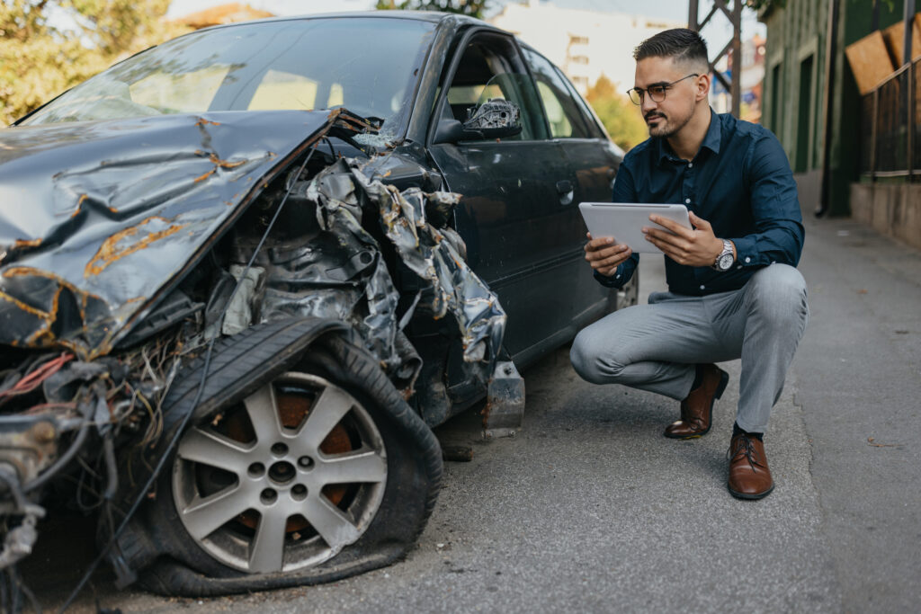 Gutachergenie Ilmenau Gutachter nach Unfall Seitenansicht